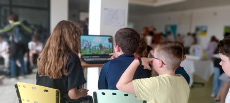 Exposition et présentation du jeu « Duplicata »