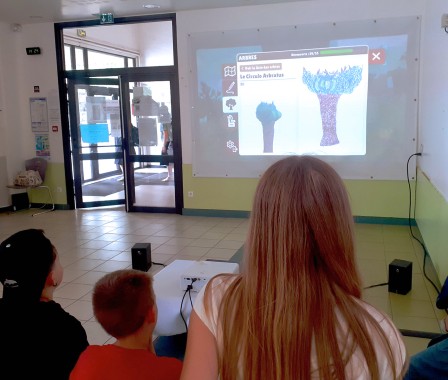 Exposition et présentation du jeu « Duplicata »